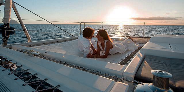 Overnight private luxury catamaran (7)